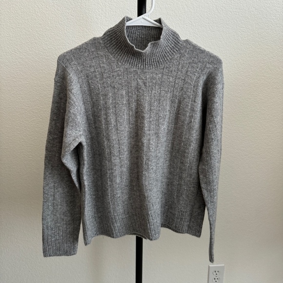 J.Crew Gray Turtleneck Sweater Size XS - Picture 1 of 5